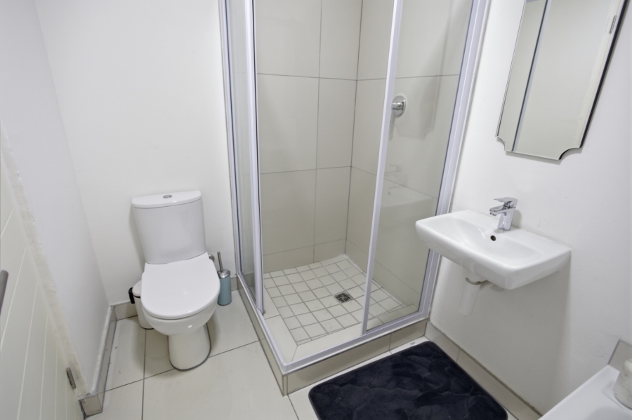 2 Bedroom Property for Sale in Zonnebloem Western Cape